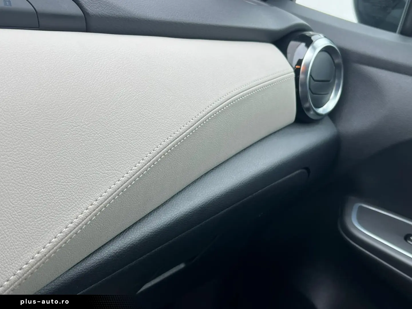 Nissan Micra N-DESIGN 1.0L IG-T 92 CP Xtronic CVT