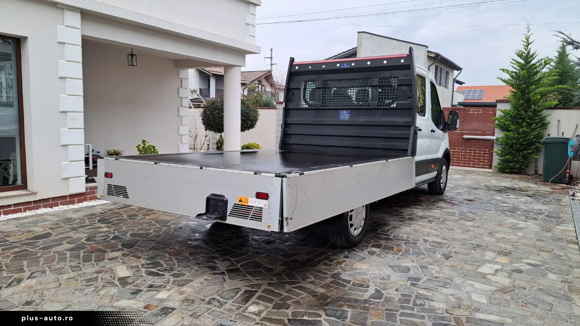 FORD TRANSIT D-CAB TREND L4 RWD