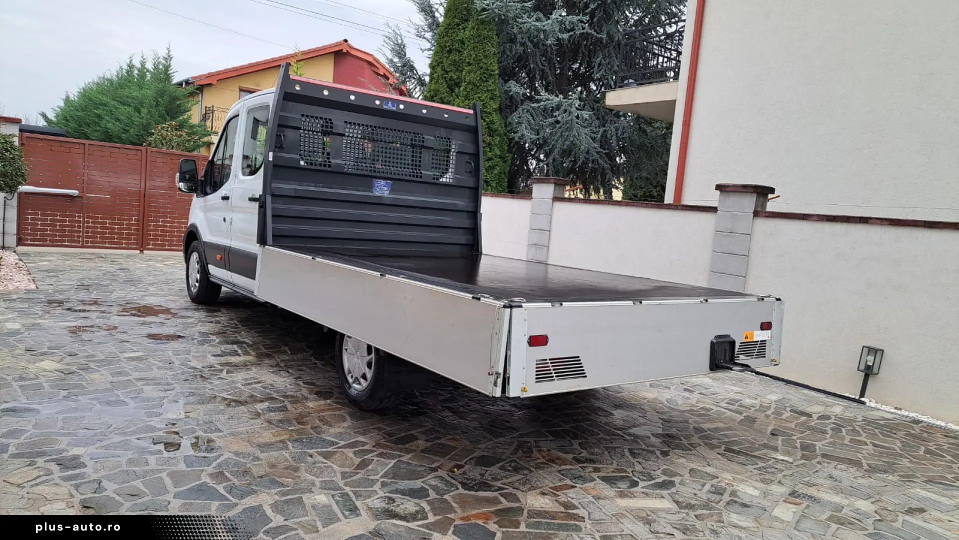 FORD TRANSIT D-CAB TREND L4 RWD