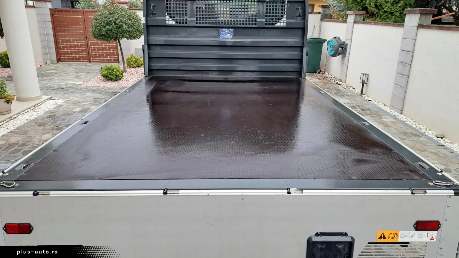 FORD TRANSIT D-CAB TREND L4 RWD