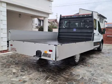 FORD TRANSIT D-CAB TREND L4 RWD