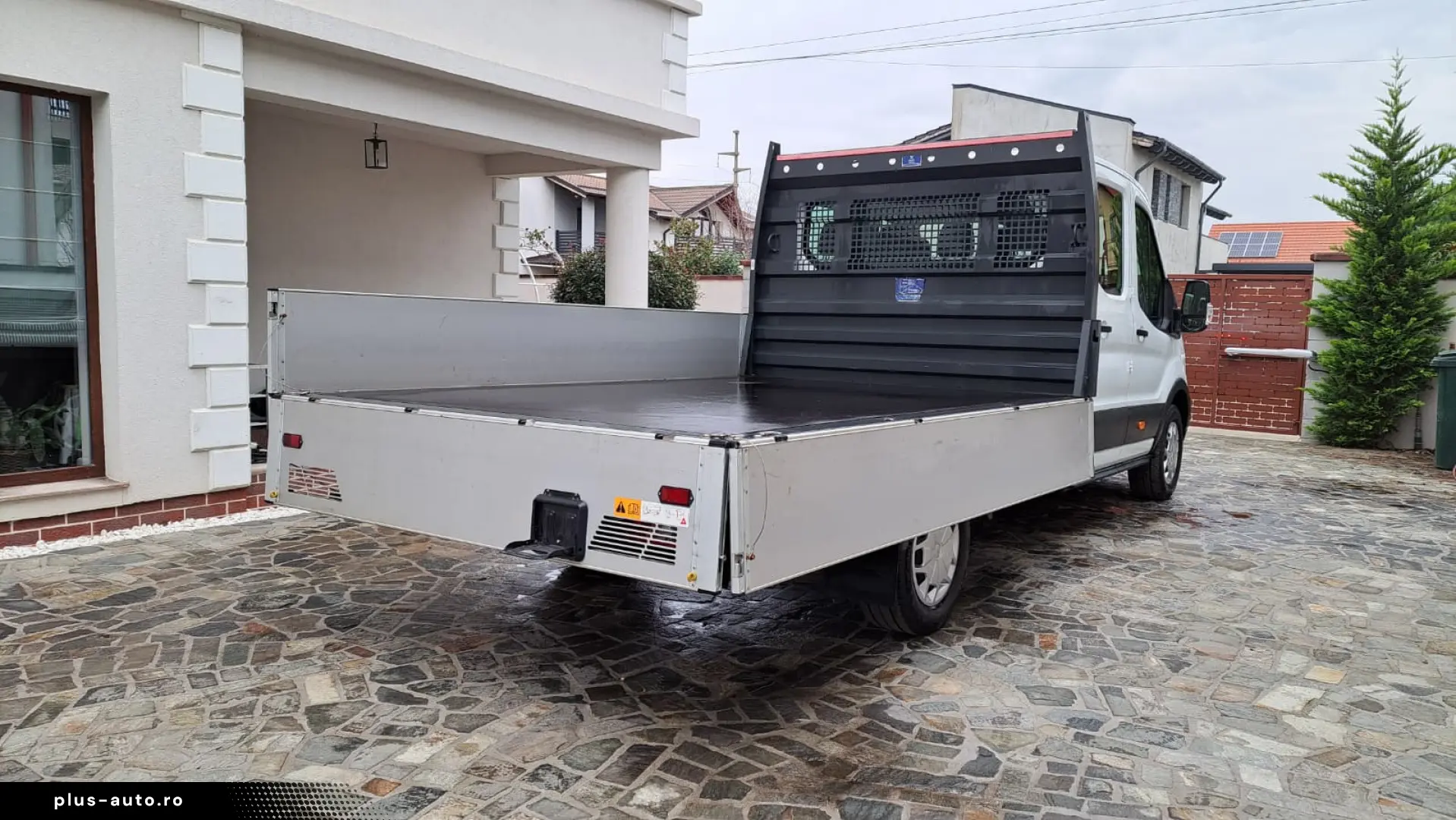 FORD TRANSIT D-CAB TREND L4 RWD