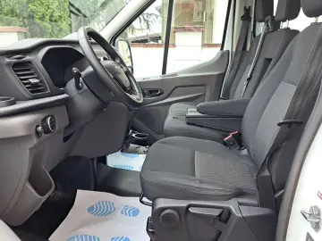 FORD TRANSIT D-CAB TREND L4 RWD