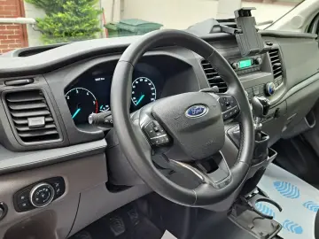 FORD TRANSIT D-CAB TREND L4 RWD