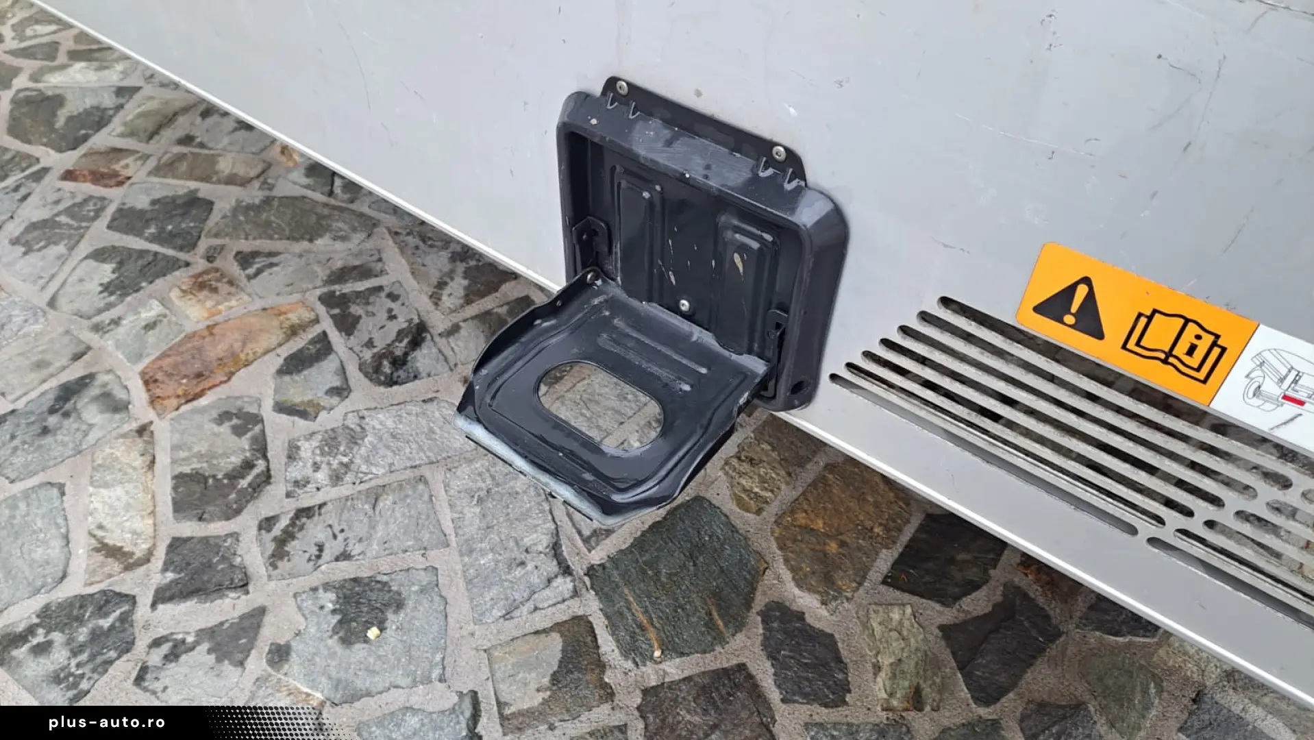 FORD TRANSIT D-CAB TREND L4 RWD