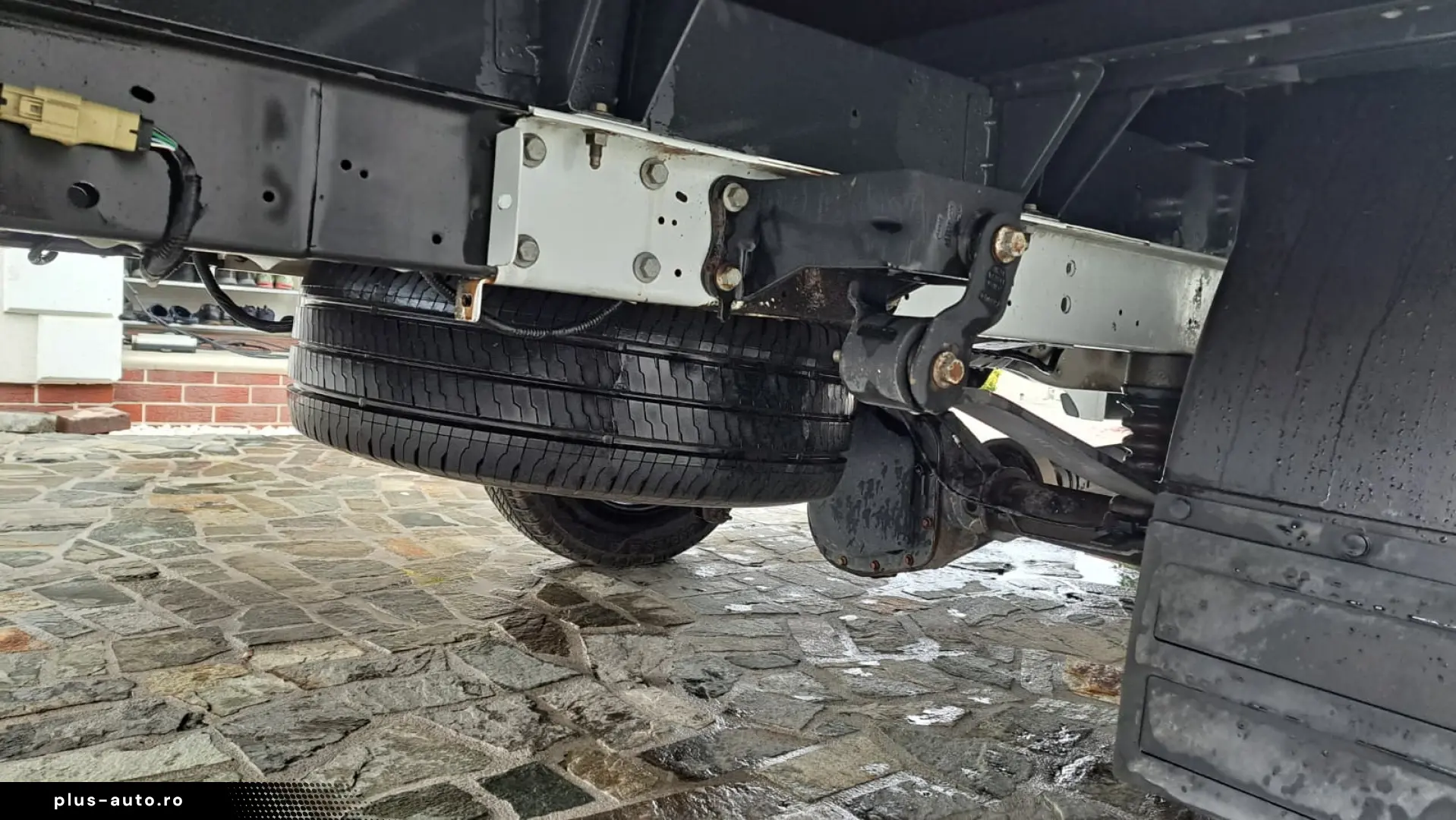 FORD TRANSIT D-CAB TREND L4 RWD