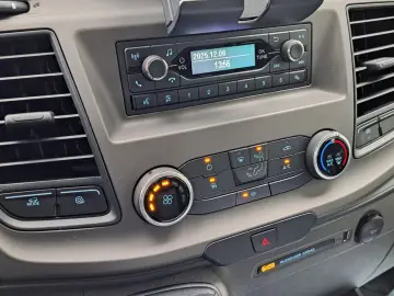 FORD TRANSIT D-CAB TREND L4 RWD