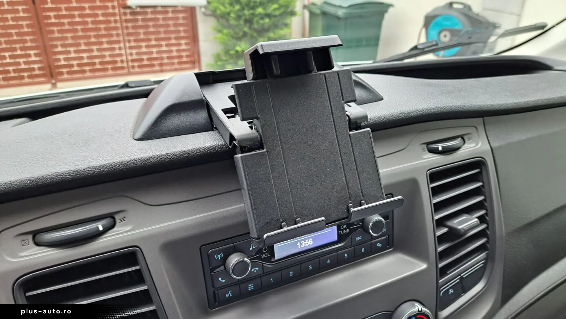 FORD TRANSIT D-CAB TREND L4 RWD