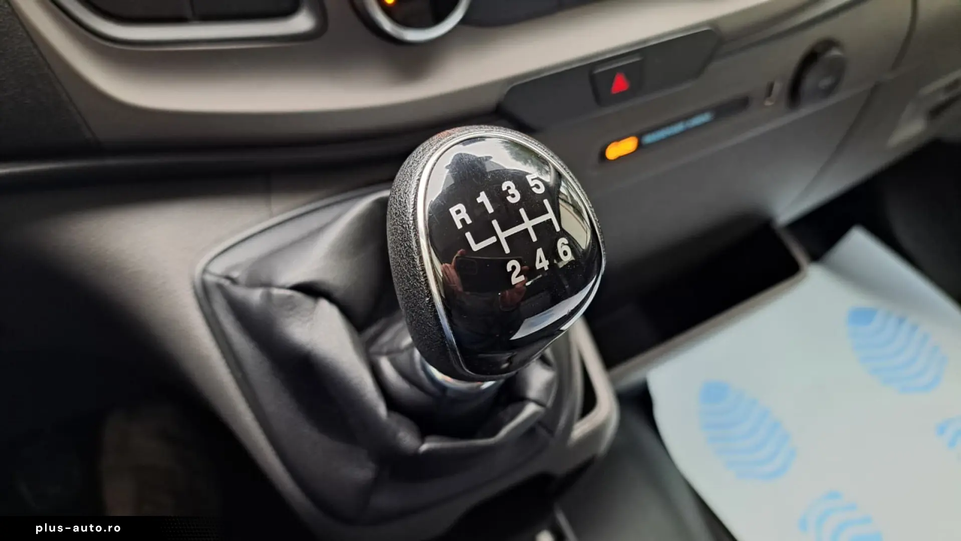 FORD TRANSIT D-CAB TREND L4 RWD