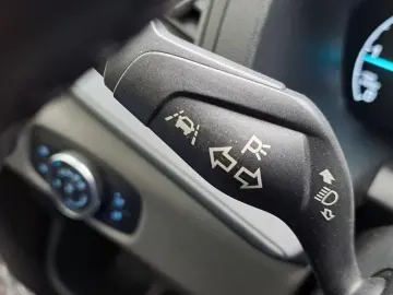 FORD TRANSIT D-CAB TREND L4 RWD