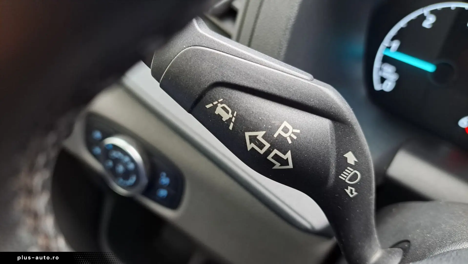 FORD TRANSIT D-CAB TREND L4 RWD