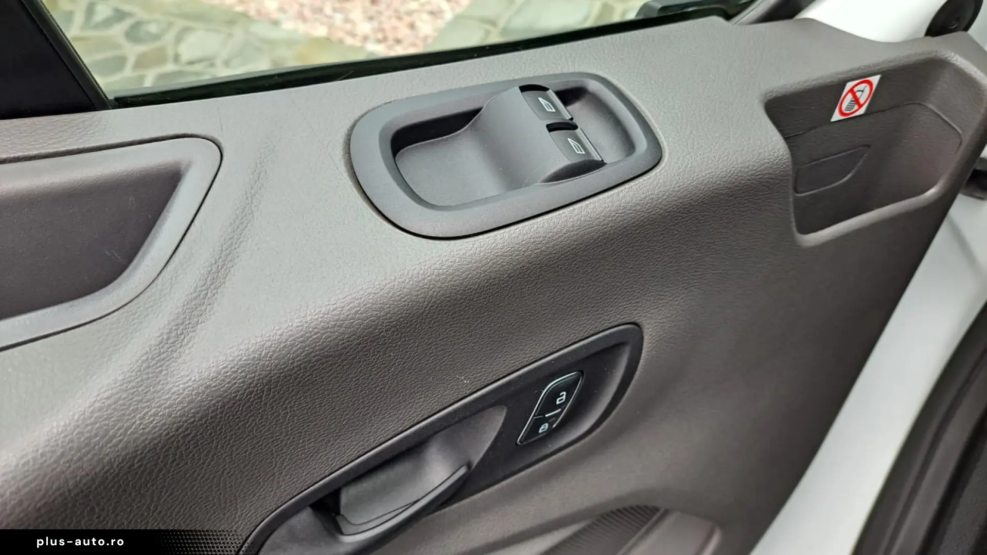 FORD TRANSIT D-CAB TREND L4 RWD