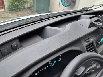 FORD TRANSIT D-CAB TREND L4 RWD