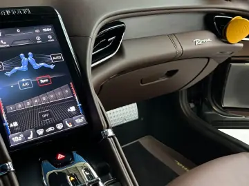 FERRARI 3.9 T V8 DCT