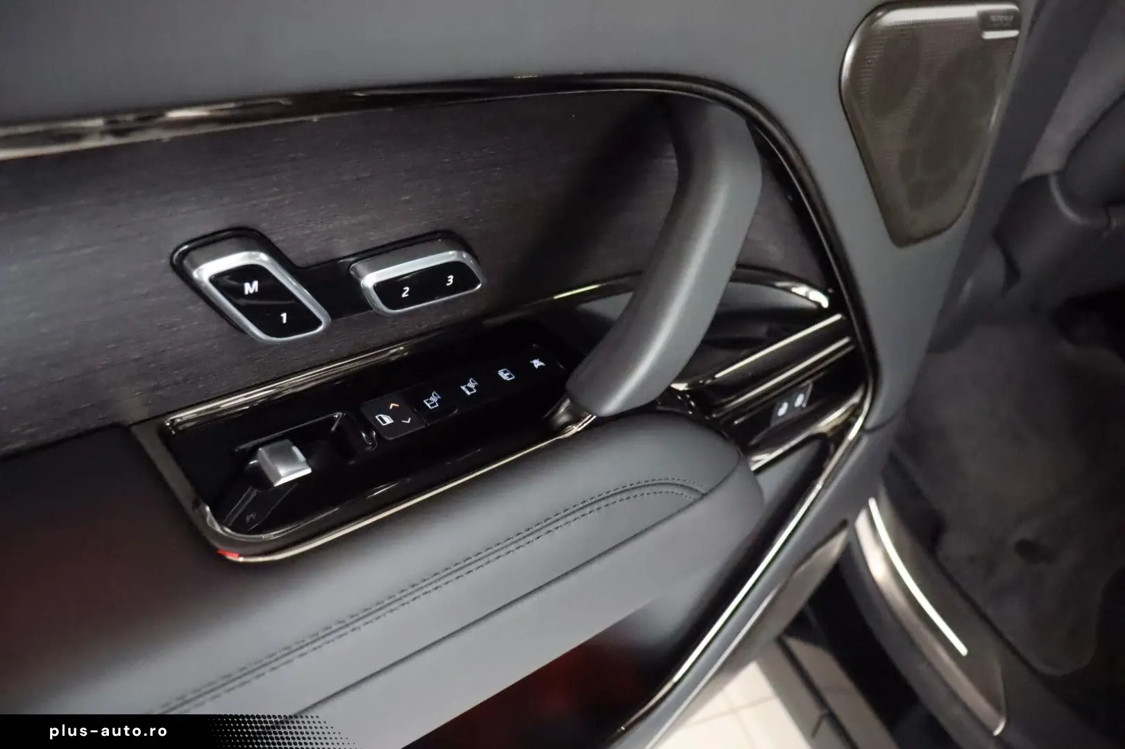 LAND ROVER Range Rover SV P615 360 Buisness AHK 23-Zoll