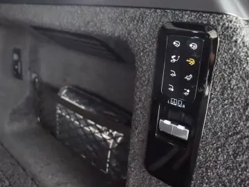 LAND ROVER Range Rover SV P615 360 Buisness AHK 23-Zoll