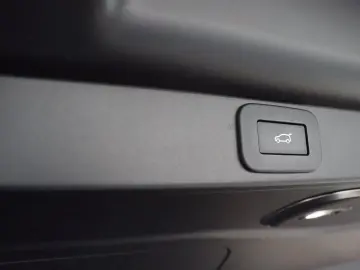 LAND ROVER Range Rover SV P615 360 Buisness AHK 23-Zoll