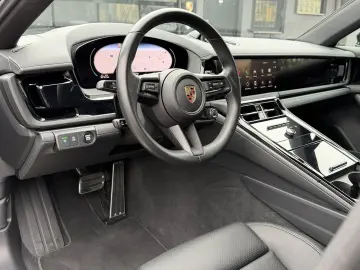 PORSCHE Panamera 4 Chrono BF-Display HD-Matrix Bose 21'