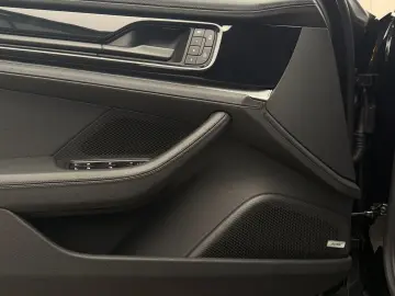 PORSCHE Panamera 4 Chrono BF-Display HD-Matrix Bose 21'