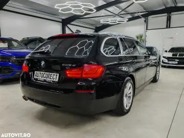 BMW Seria 5 525d xDrive Touring Sport-Aut.