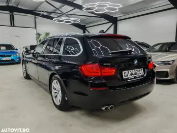 BMW Seria 5 525d xDrive Touring Sport-Aut.