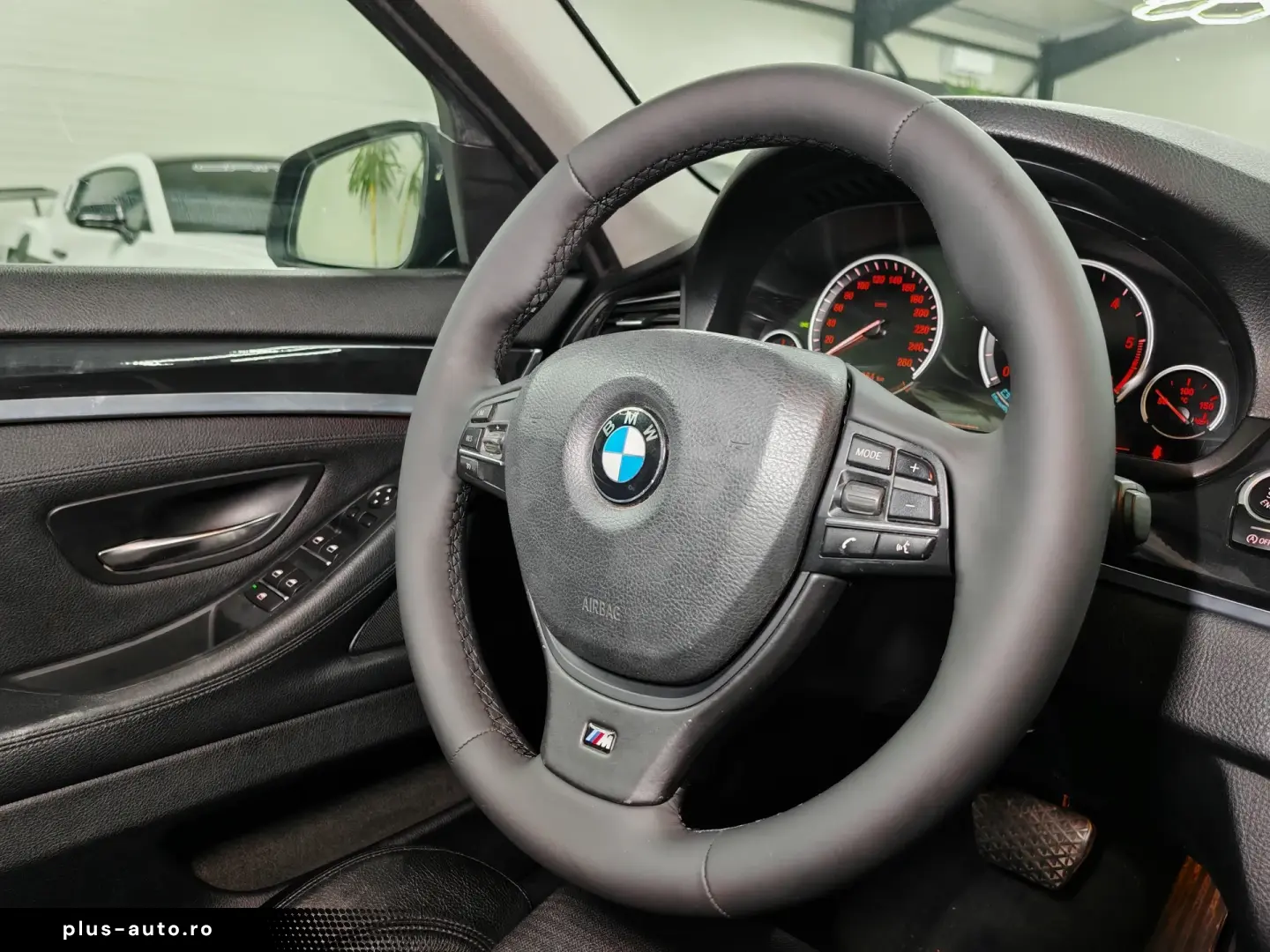 BMW Seria 5 525d xDrive Touring Sport-Aut.