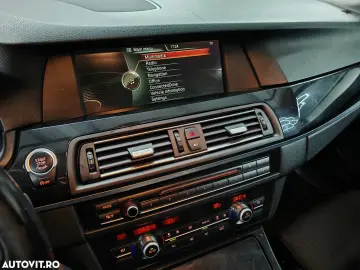 BMW Seria 5 525d xDrive Touring Sport-Aut.