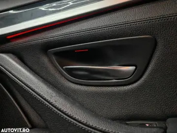 BMW Seria 5 525d xDrive Touring Sport-Aut.