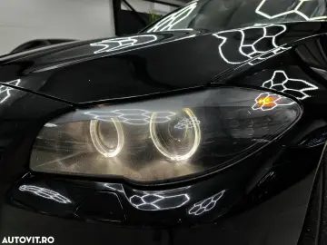 BMW Seria 5 525d xDrive Touring Sport-Aut.