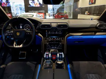 LAMBORGHINI Urus S