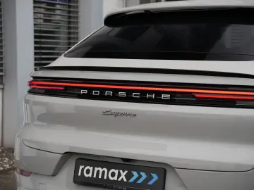 PORSCHE E-Hybrid Coupé SPORTDESIGN-PAKET-INNODRIVE-BOSE