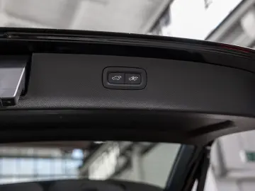 VOLVO XC90 T8 Ultra Dark Plug-In Hybrid AWD LED FACEL.