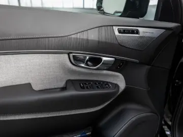 VOLVO XC90 T8 Ultra Dark Plug-In Hybrid AWD LED FACEL.