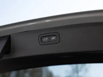 VOLVO XC90 T8 Plus Dark Recharge AWD 7-Locuri Facelift