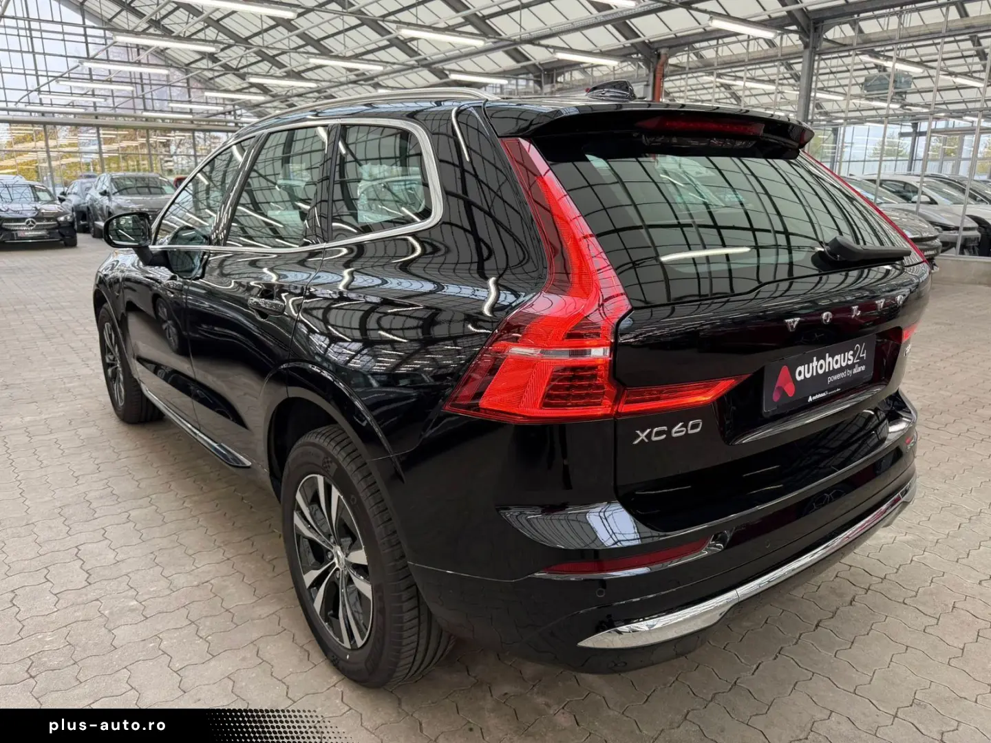 VOLVO XC 60 T6 AWD  Core Plug-In