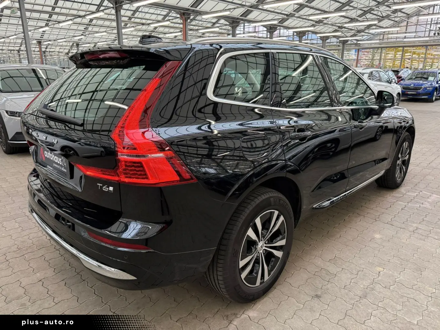 VOLVO XC 60 T6 AWD  Core Plug-In