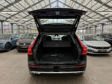VOLVO XC 60 T6 AWD  Core Plug-In