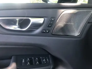 VOLVO XC60 Plus Dark T8 AWD