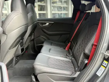 AUDI Q7 50TDI S-LINE Competition Plus 7-Locuri