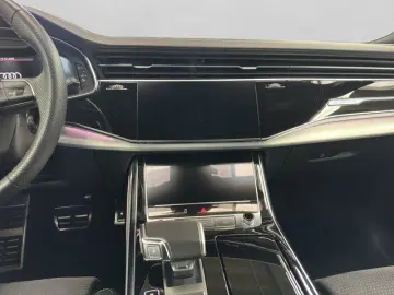 AUDI Q7 55 TFSI quattro S line