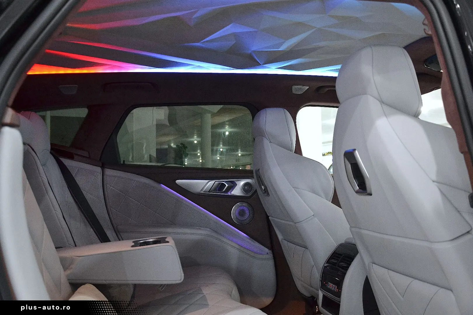 BMW XM BOWERS & WILKINS   SOFT CLOSE   360