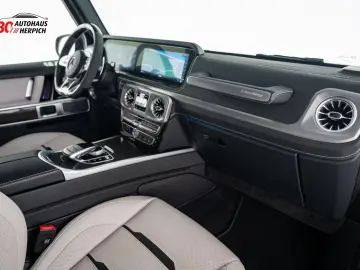 MERCEDES-BENZ G 63 AMG Performance Technik Night