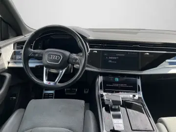 AUDI Q8 55 TFSI e Quattro S-Line