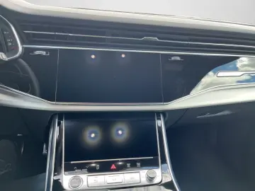 AUDI Q8 55 TFSI e Quattro S-Line