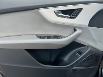 AUDI Q8 55 TFSI e Quattro S-Line