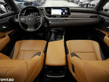 Lexus Seria ES 300h