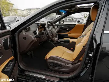 Lexus Seria ES 300h