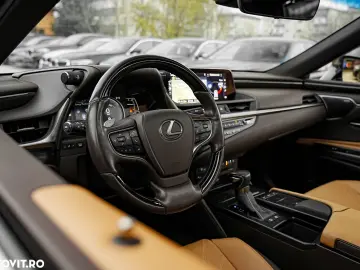 Lexus Seria ES 300h