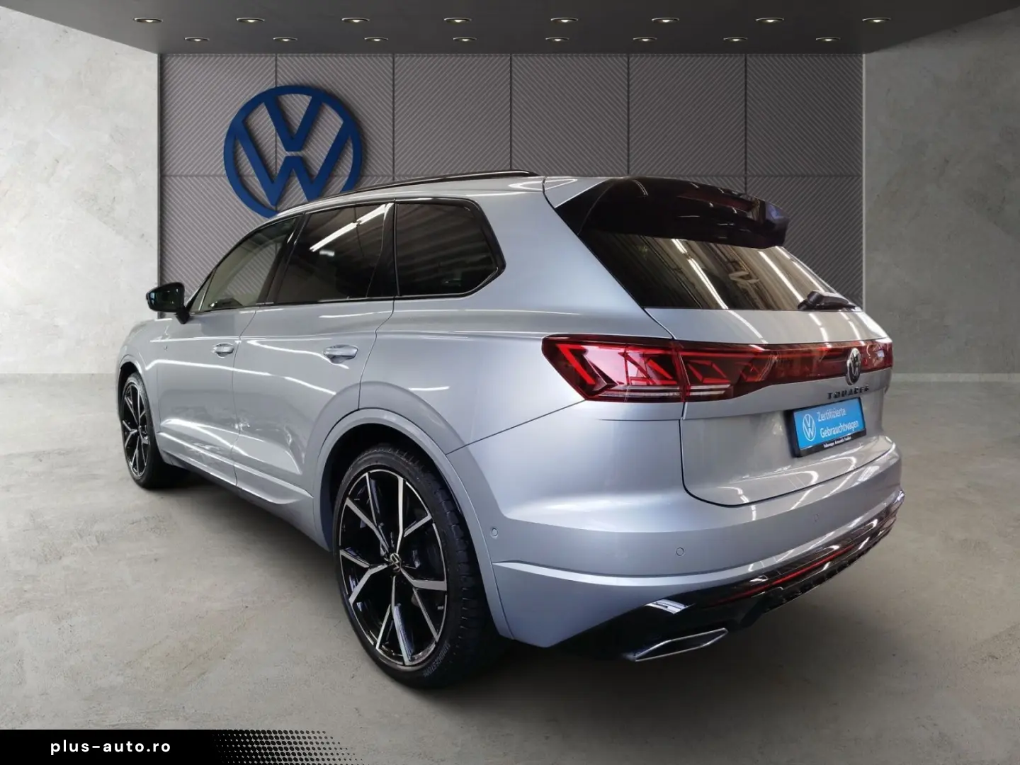 VW Touareg 3.0 V6 TDI R-Line Black Style 22 Alu AHK