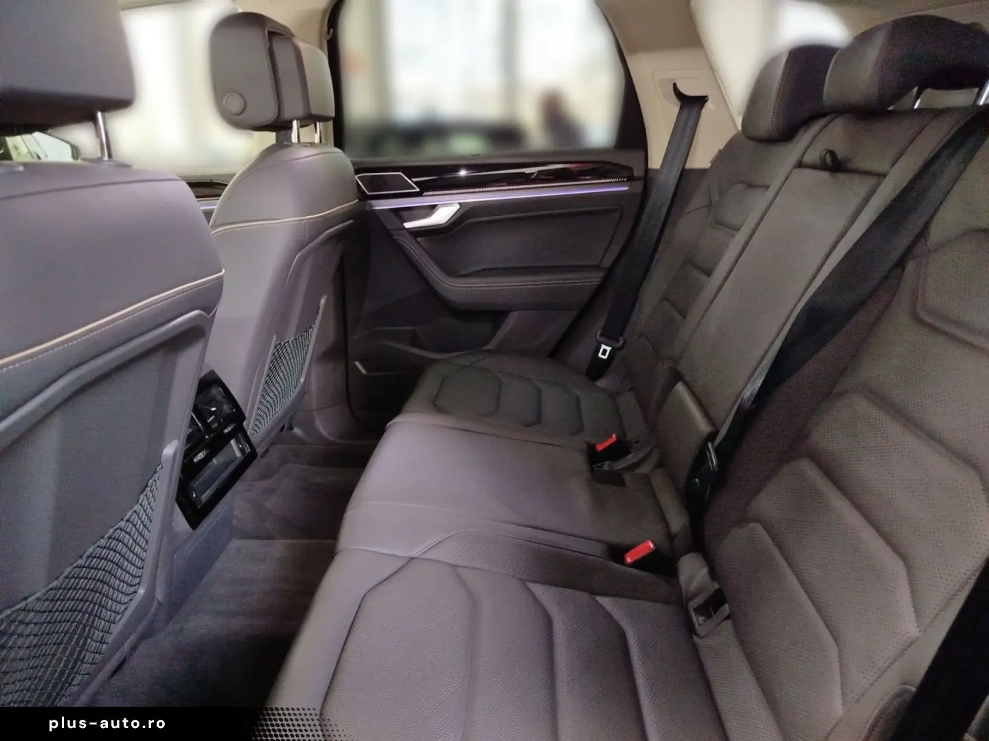 VW Touareg 3.0 V6 TDI R-Line Black Style 22 Alu AHK